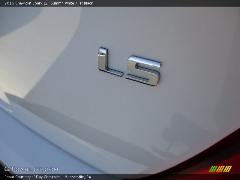 Summit White / Jet Black 2016 Chevrolet Spark LS