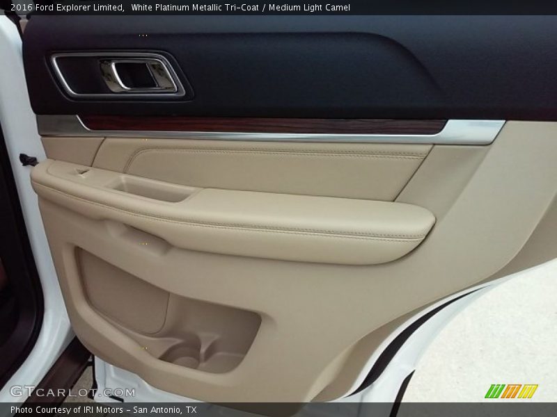 White Platinum Metallic Tri-Coat / Medium Light Camel 2016 Ford Explorer Limited