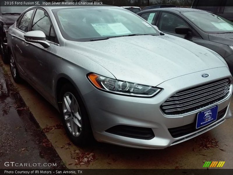 Ingot Silver Metallic / Charcoal Black 2016 Ford Fusion SE
