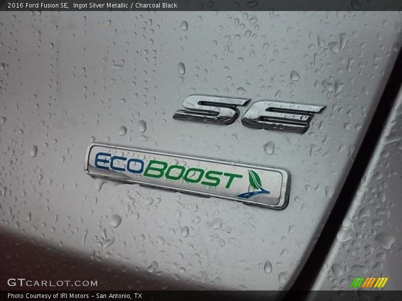 Ingot Silver Metallic / Charcoal Black 2016 Ford Fusion SE