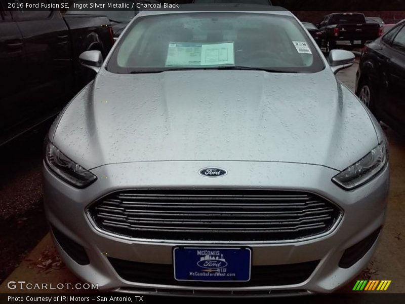 Ingot Silver Metallic / Charcoal Black 2016 Ford Fusion SE
