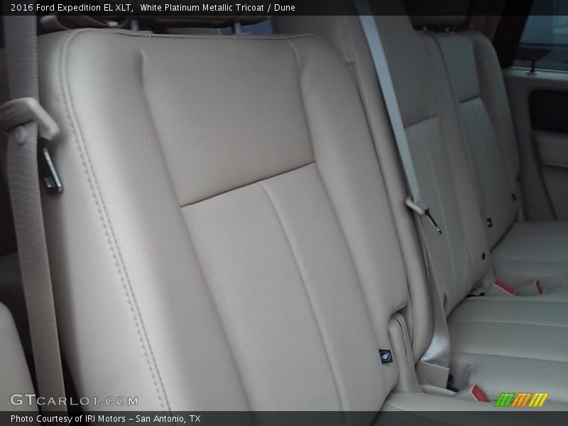 White Platinum Metallic Tricoat / Dune 2016 Ford Expedition EL XLT