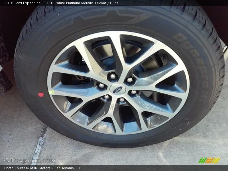 White Platinum Metallic Tricoat / Dune 2016 Ford Expedition EL XLT