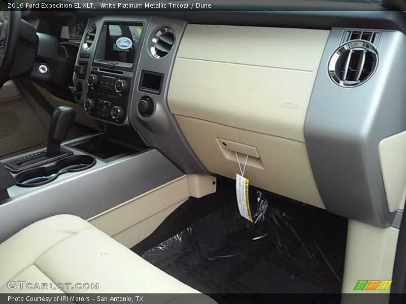 White Platinum Metallic Tricoat / Dune 2016 Ford Expedition EL XLT