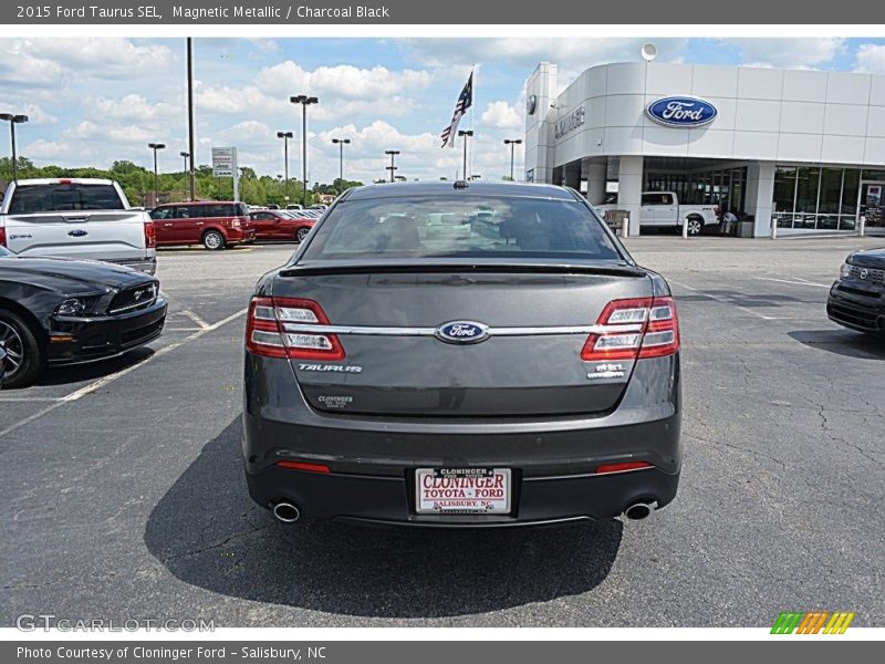 Magnetic Metallic / Charcoal Black 2015 Ford Taurus SEL