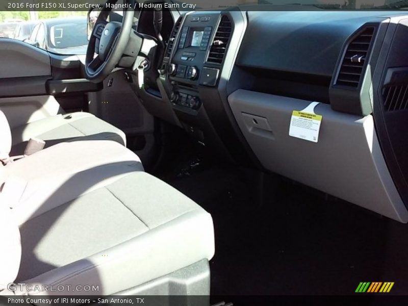 Magnetic / Medium Earth Gray 2016 Ford F150 XL SuperCrew