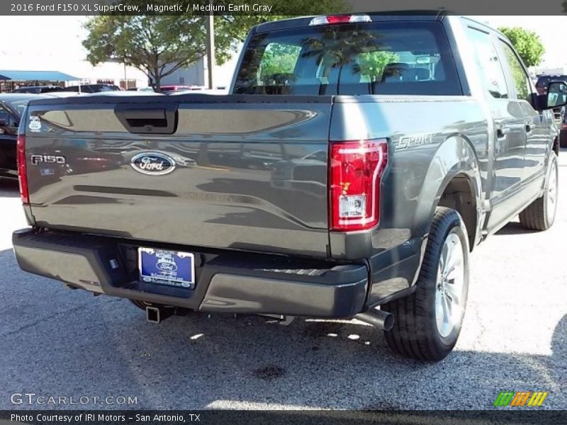 Magnetic / Medium Earth Gray 2016 Ford F150 XL SuperCrew