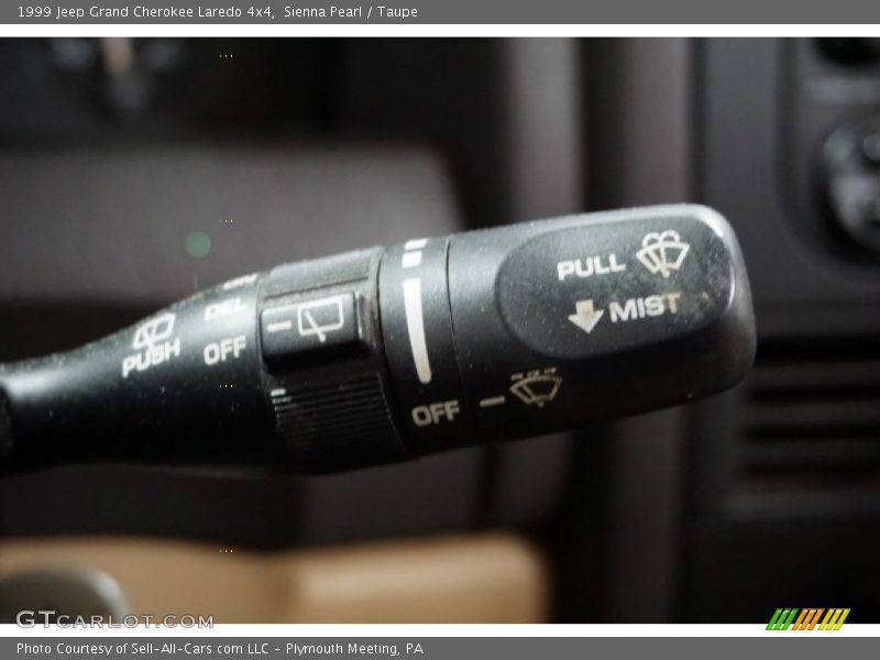 Sienna Pearl / Taupe 1999 Jeep Grand Cherokee Laredo 4x4