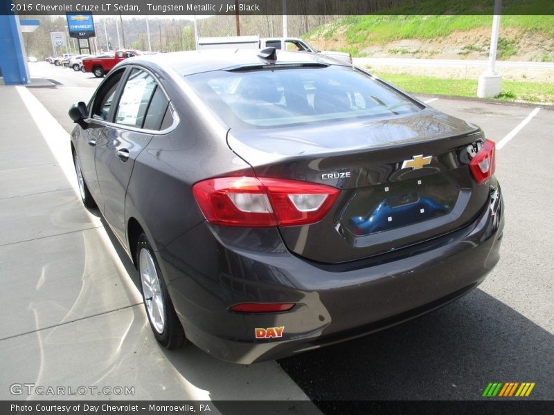 Tungsten Metallic / Jet Black 2016 Chevrolet Cruze LT Sedan