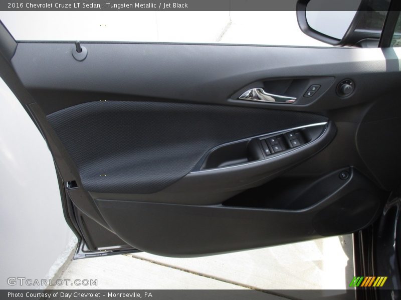 Tungsten Metallic / Jet Black 2016 Chevrolet Cruze LT Sedan