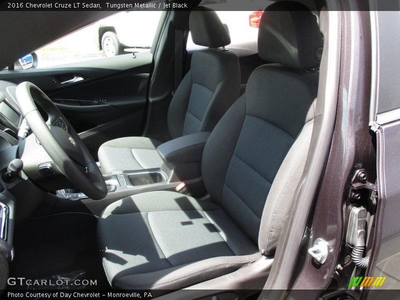 Tungsten Metallic / Jet Black 2016 Chevrolet Cruze LT Sedan