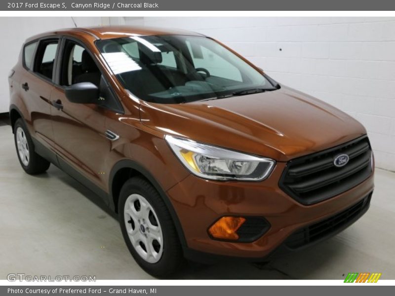 Canyon Ridge / Charcoal Black 2017 Ford Escape S