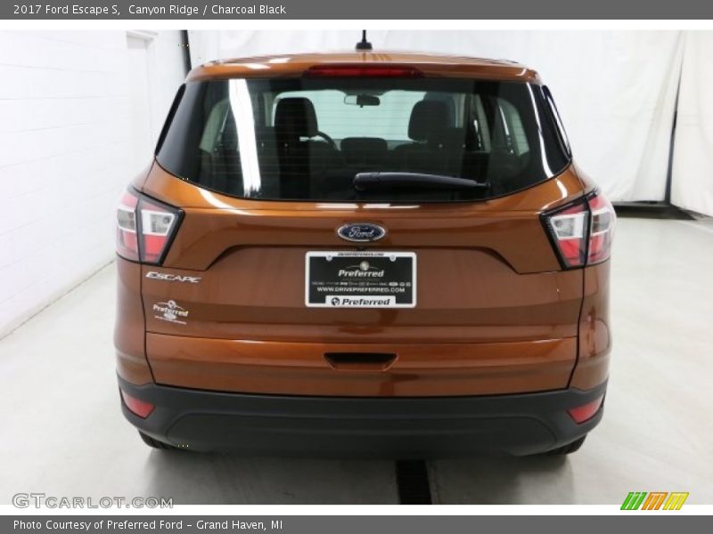 Canyon Ridge / Charcoal Black 2017 Ford Escape S