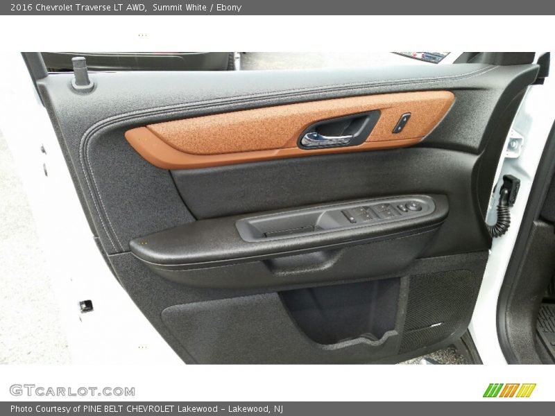 Summit White / Ebony 2016 Chevrolet Traverse LT AWD