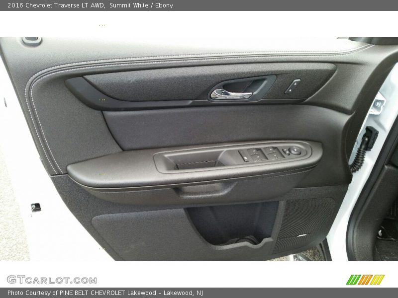 Summit White / Ebony 2016 Chevrolet Traverse LT AWD