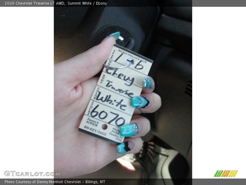 Summit White / Ebony 2016 Chevrolet Traverse LT AWD