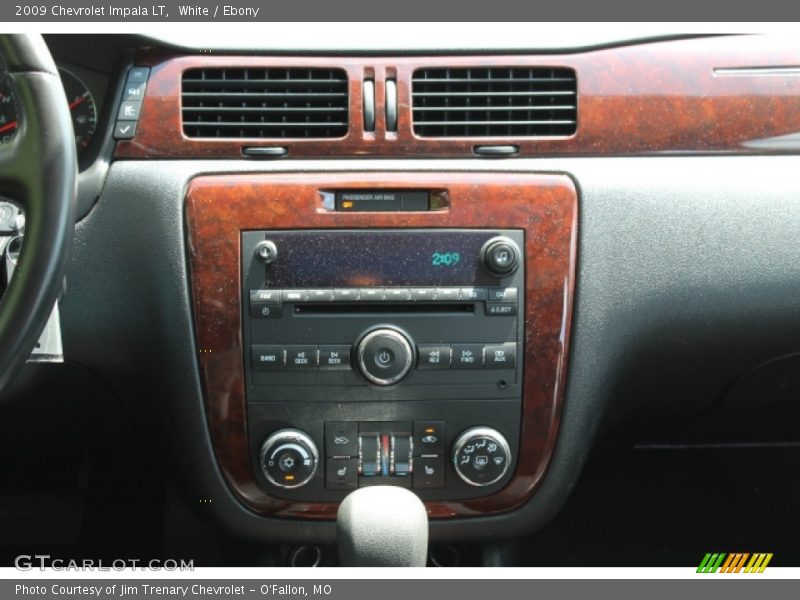 White / Ebony 2009 Chevrolet Impala LT