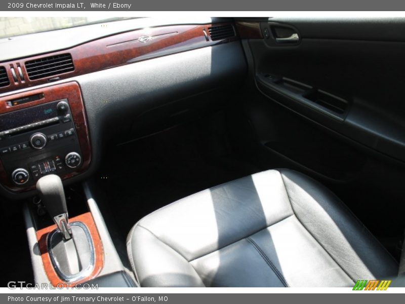 White / Ebony 2009 Chevrolet Impala LT