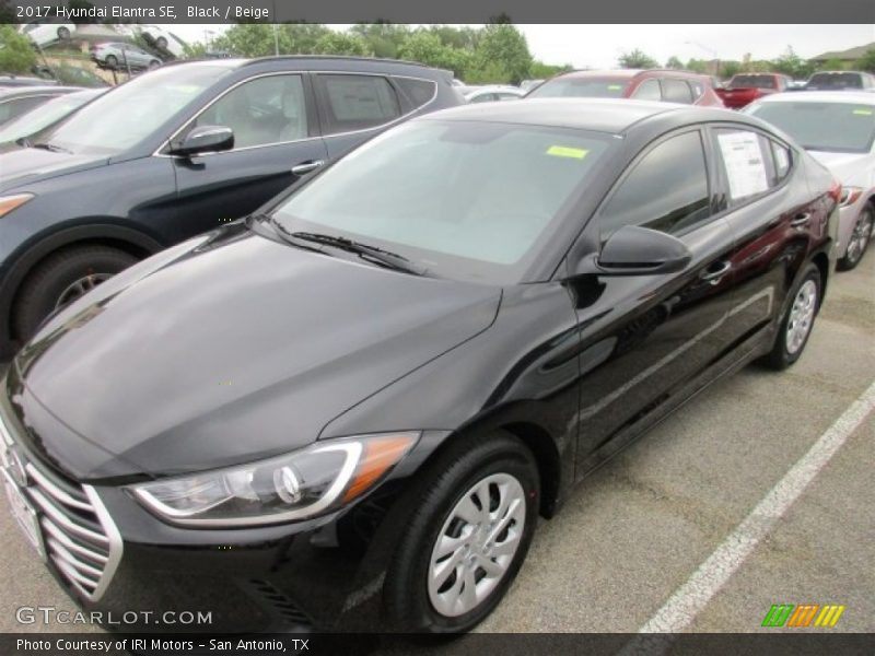 Black / Beige 2017 Hyundai Elantra SE