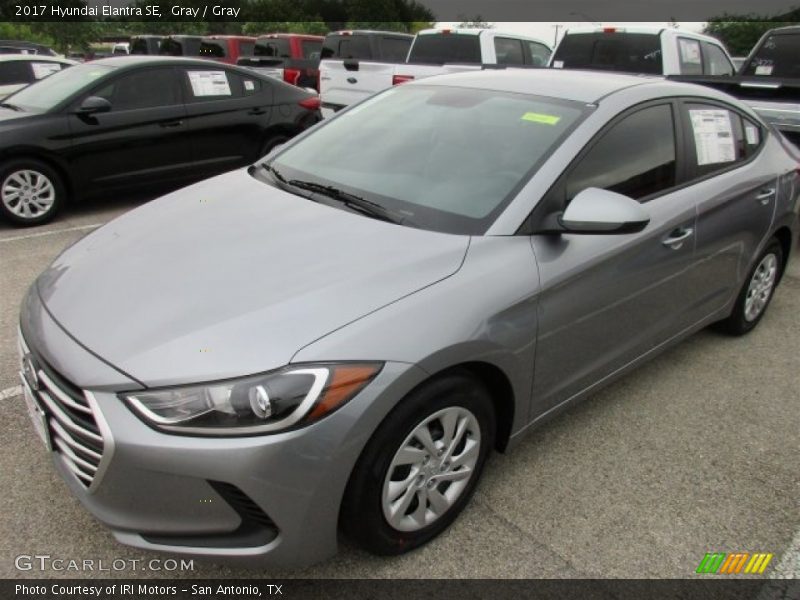Front 3/4 View of 2017 Elantra SE