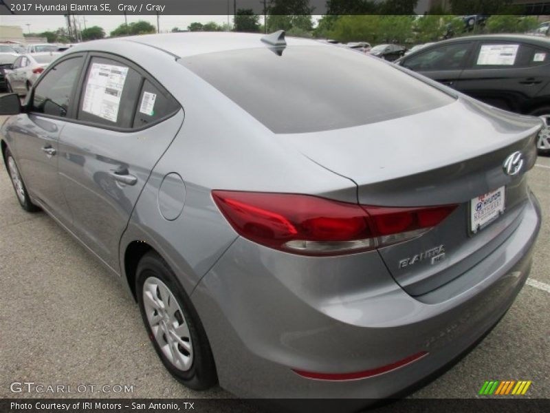 Gray / Gray 2017 Hyundai Elantra SE