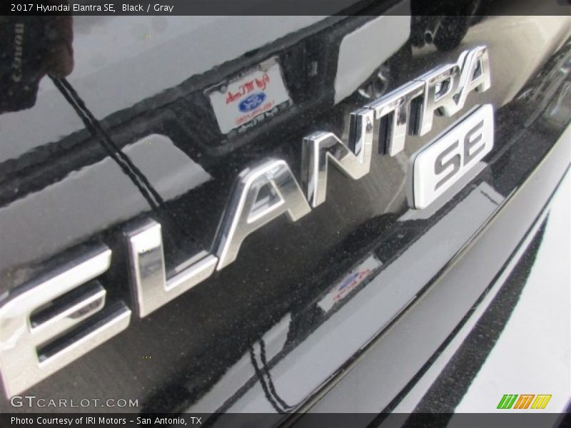 Black / Gray 2017 Hyundai Elantra SE