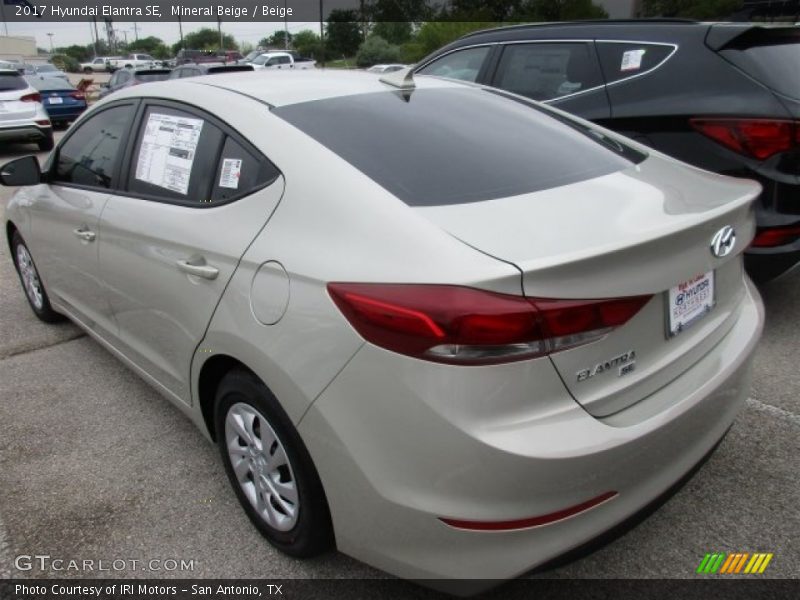 Mineral Beige / Beige 2017 Hyundai Elantra SE