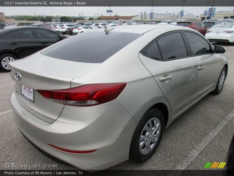 Mineral Beige / Beige 2017 Hyundai Elantra SE