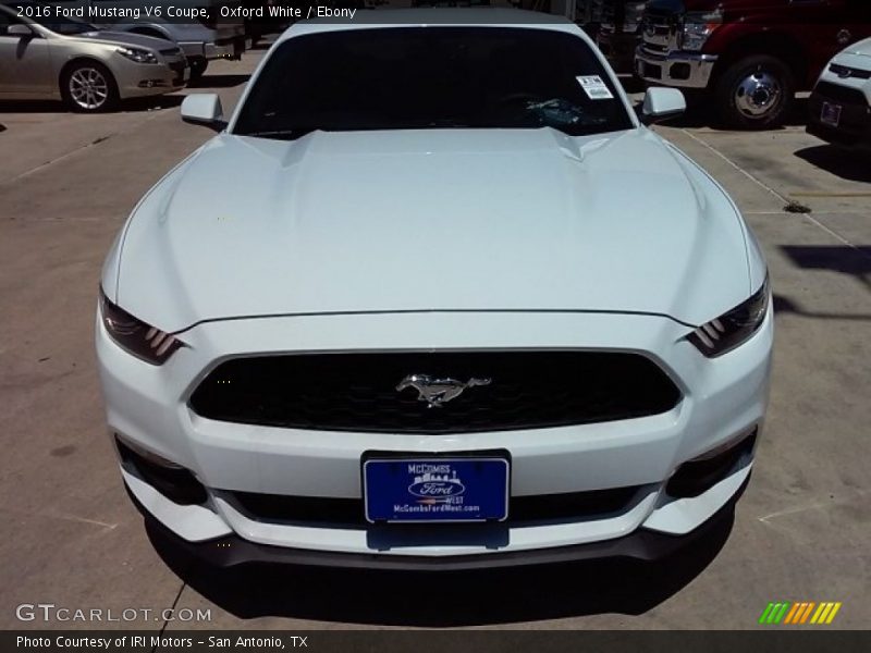 Oxford White / Ebony 2016 Ford Mustang V6 Coupe
