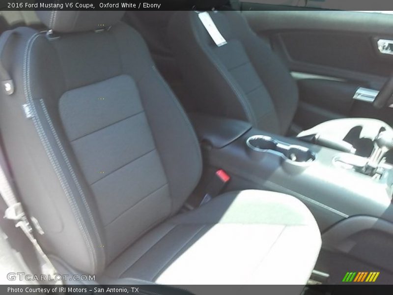 Oxford White / Ebony 2016 Ford Mustang V6 Coupe