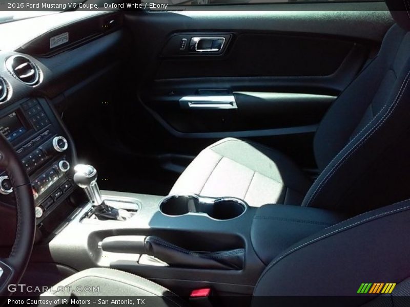 Oxford White / Ebony 2016 Ford Mustang V6 Coupe