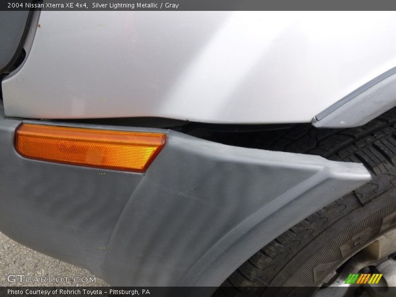 Silver Lightning Metallic / Gray 2004 Nissan Xterra XE 4x4