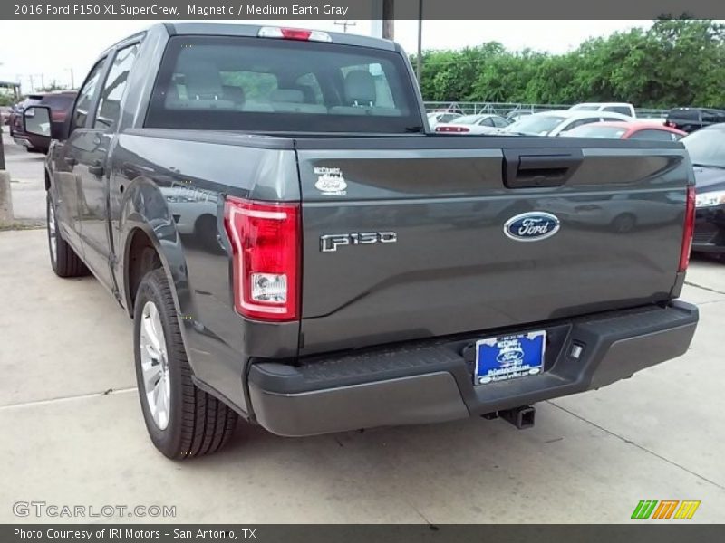 Magnetic / Medium Earth Gray 2016 Ford F150 XL SuperCrew