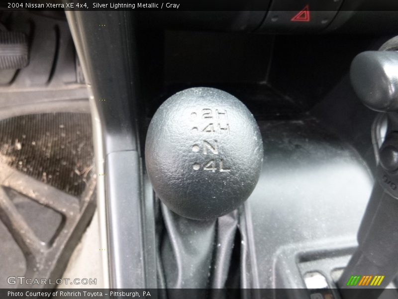 Silver Lightning Metallic / Gray 2004 Nissan Xterra XE 4x4
