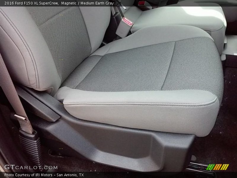 Magnetic / Medium Earth Gray 2016 Ford F150 XL SuperCrew