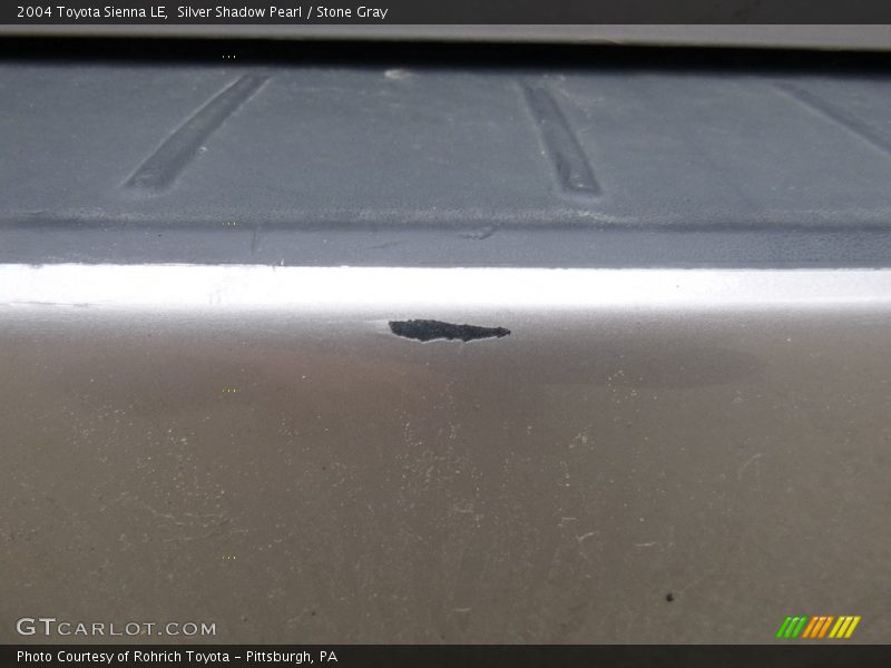 Silver Shadow Pearl / Stone Gray 2004 Toyota Sienna LE