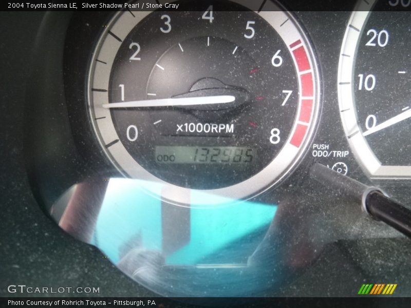 Silver Shadow Pearl / Stone Gray 2004 Toyota Sienna LE