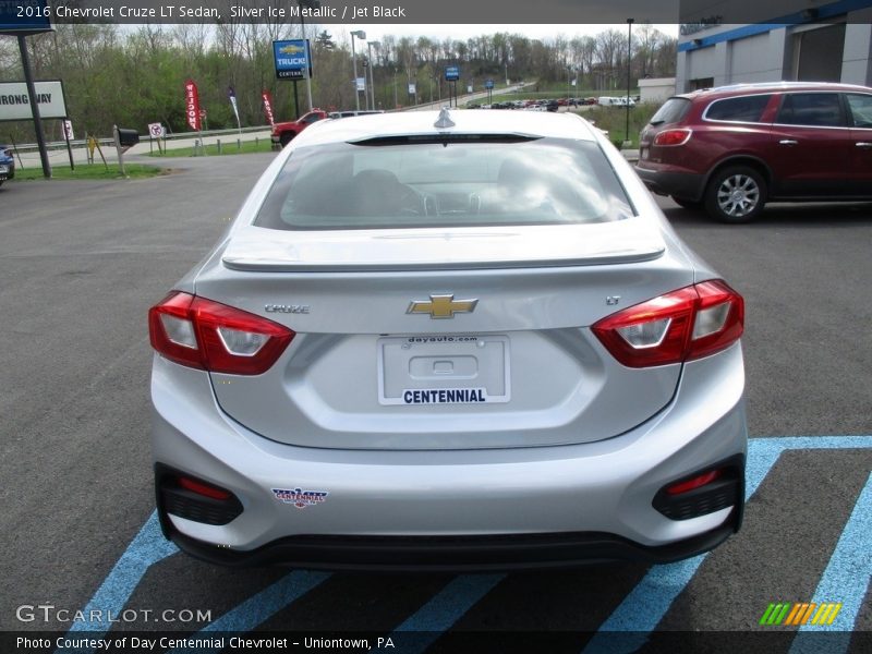 Silver Ice Metallic / Jet Black 2016 Chevrolet Cruze LT Sedan