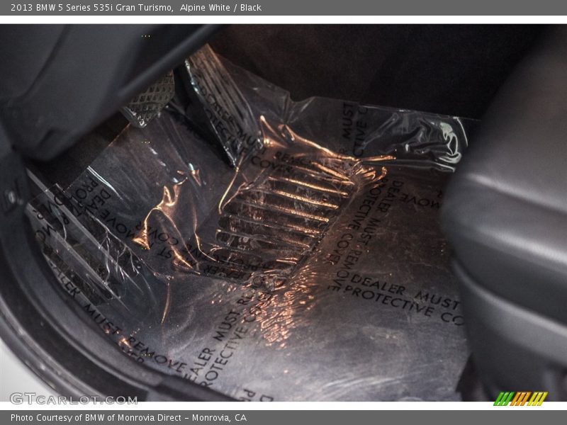 Alpine White / Black 2013 BMW 5 Series 535i Gran Turismo