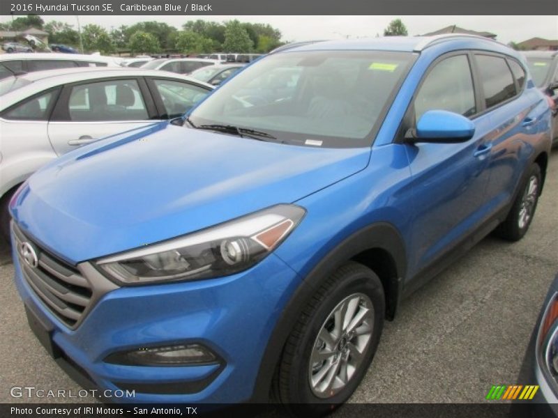 Front 3/4 View of 2016 Tucson SE