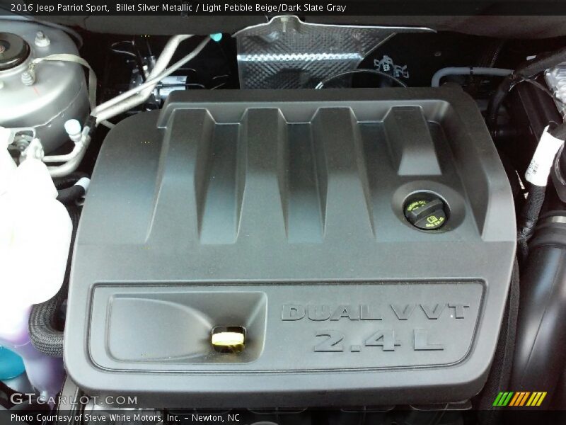 Billet Silver Metallic / Light Pebble Beige/Dark Slate Gray 2016 Jeep Patriot Sport