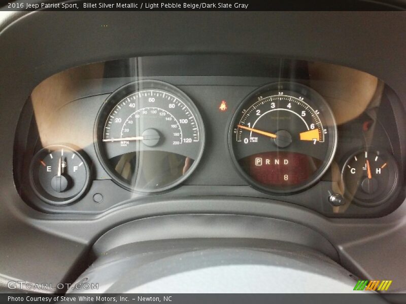 Billet Silver Metallic / Light Pebble Beige/Dark Slate Gray 2016 Jeep Patriot Sport