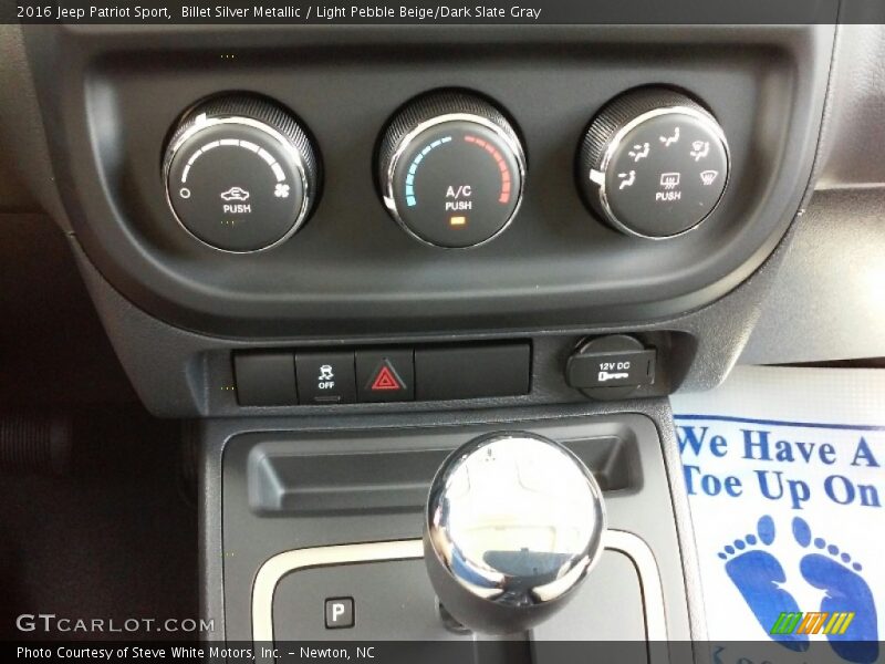 Billet Silver Metallic / Light Pebble Beige/Dark Slate Gray 2016 Jeep Patriot Sport