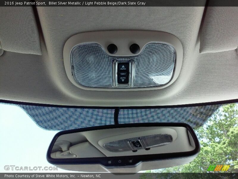 Billet Silver Metallic / Light Pebble Beige/Dark Slate Gray 2016 Jeep Patriot Sport