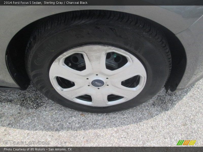 Sterling Gray / Charcoal Black 2014 Ford Focus S Sedan