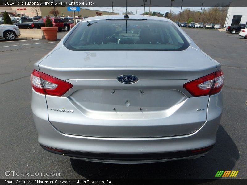 Ingot Silver / Charcoal Black 2014 Ford Fusion SE
