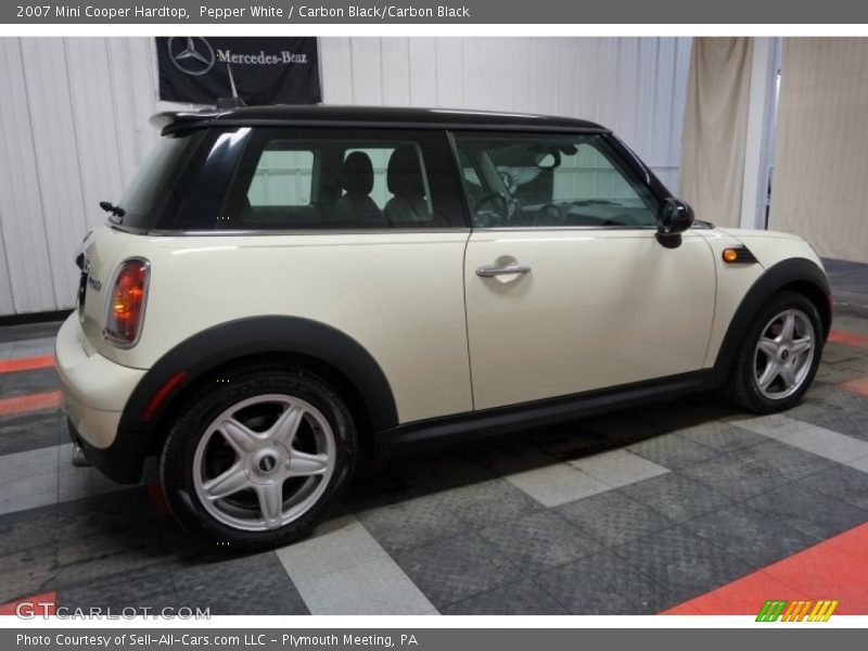 Pepper White / Carbon Black/Carbon Black 2007 Mini Cooper Hardtop