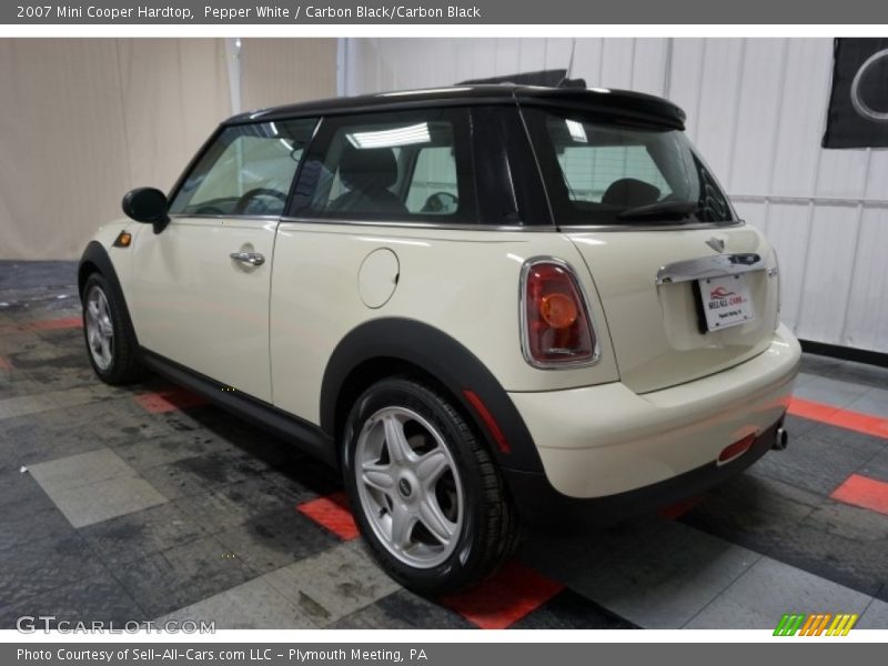 Pepper White / Carbon Black/Carbon Black 2007 Mini Cooper Hardtop