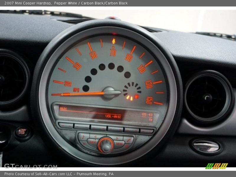 Pepper White / Carbon Black/Carbon Black 2007 Mini Cooper Hardtop