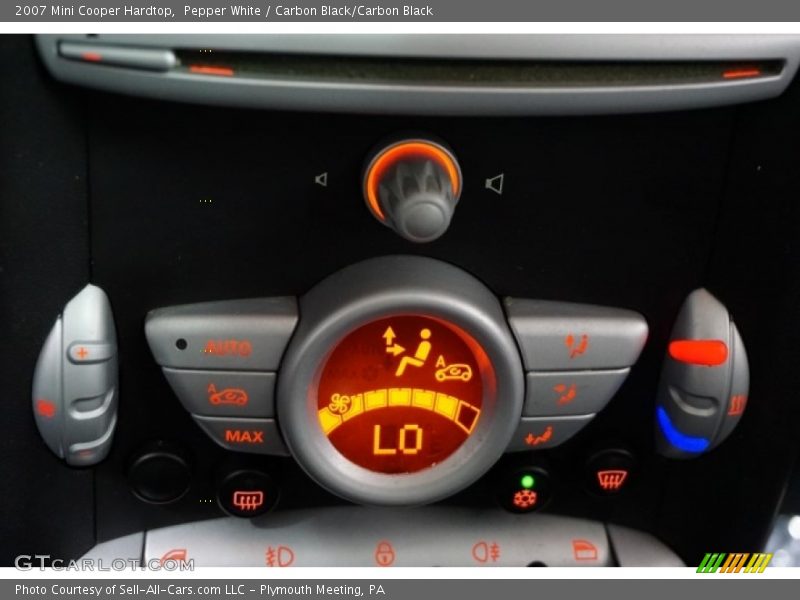 Pepper White / Carbon Black/Carbon Black 2007 Mini Cooper Hardtop